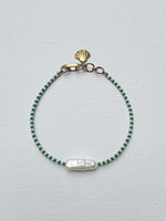 Load image into Gallery viewer, MINI STRIPE PEARL BRACELET - gator / fog
