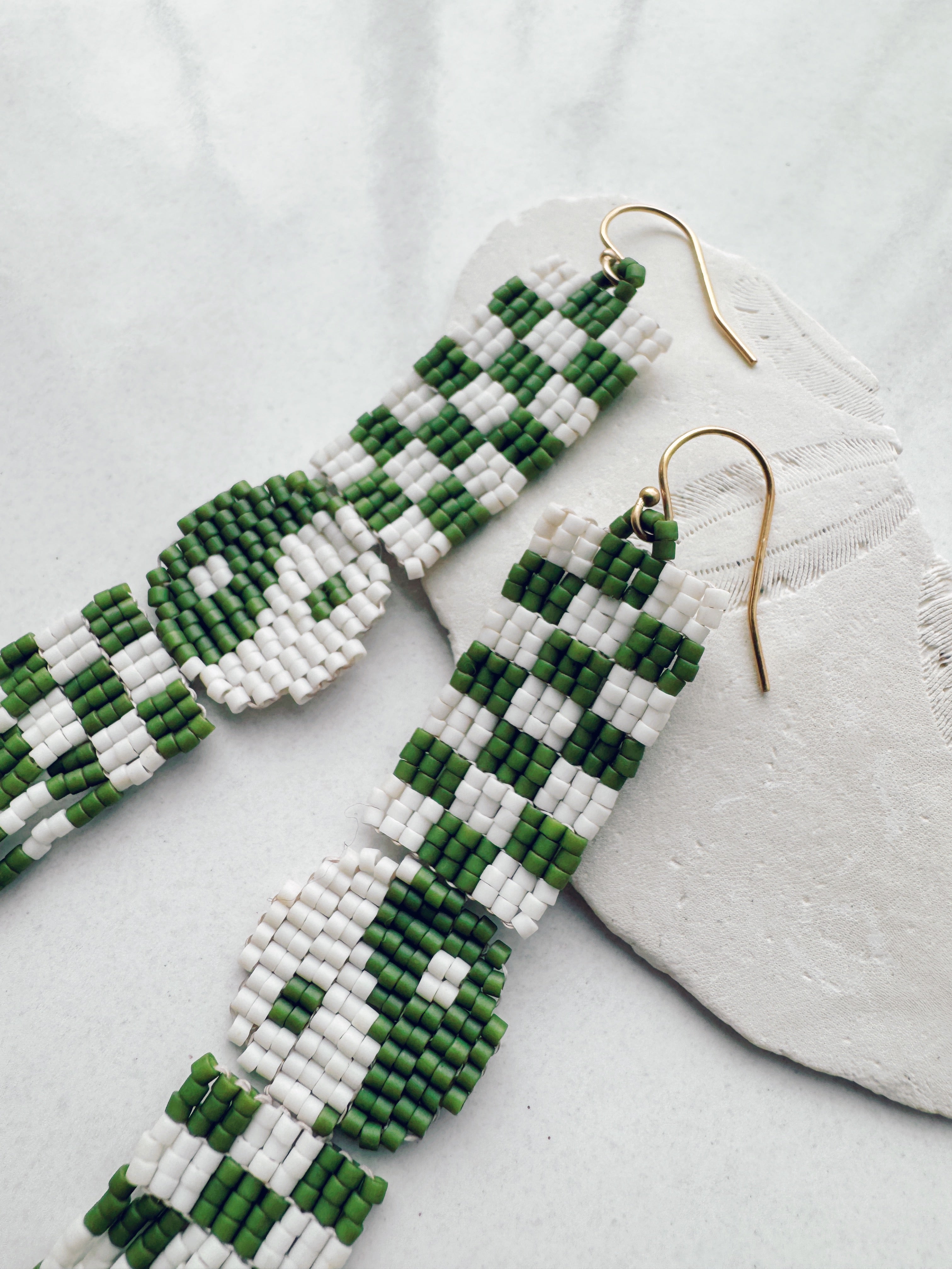 sample 032 - yin yang checkerboard earrings - ivory / gator