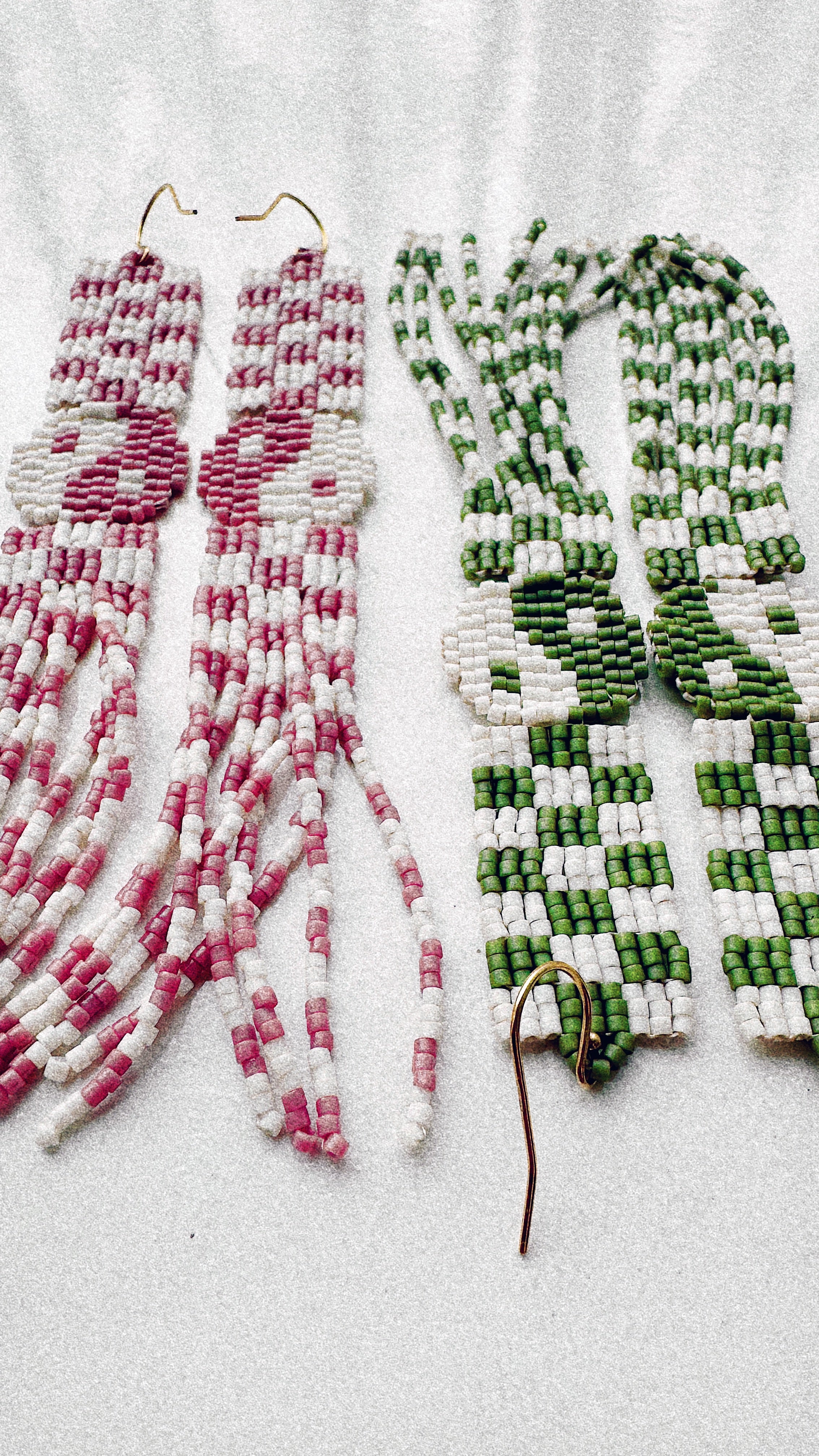 sample 032 - yin yang checkerboard earrings - ivory / gator