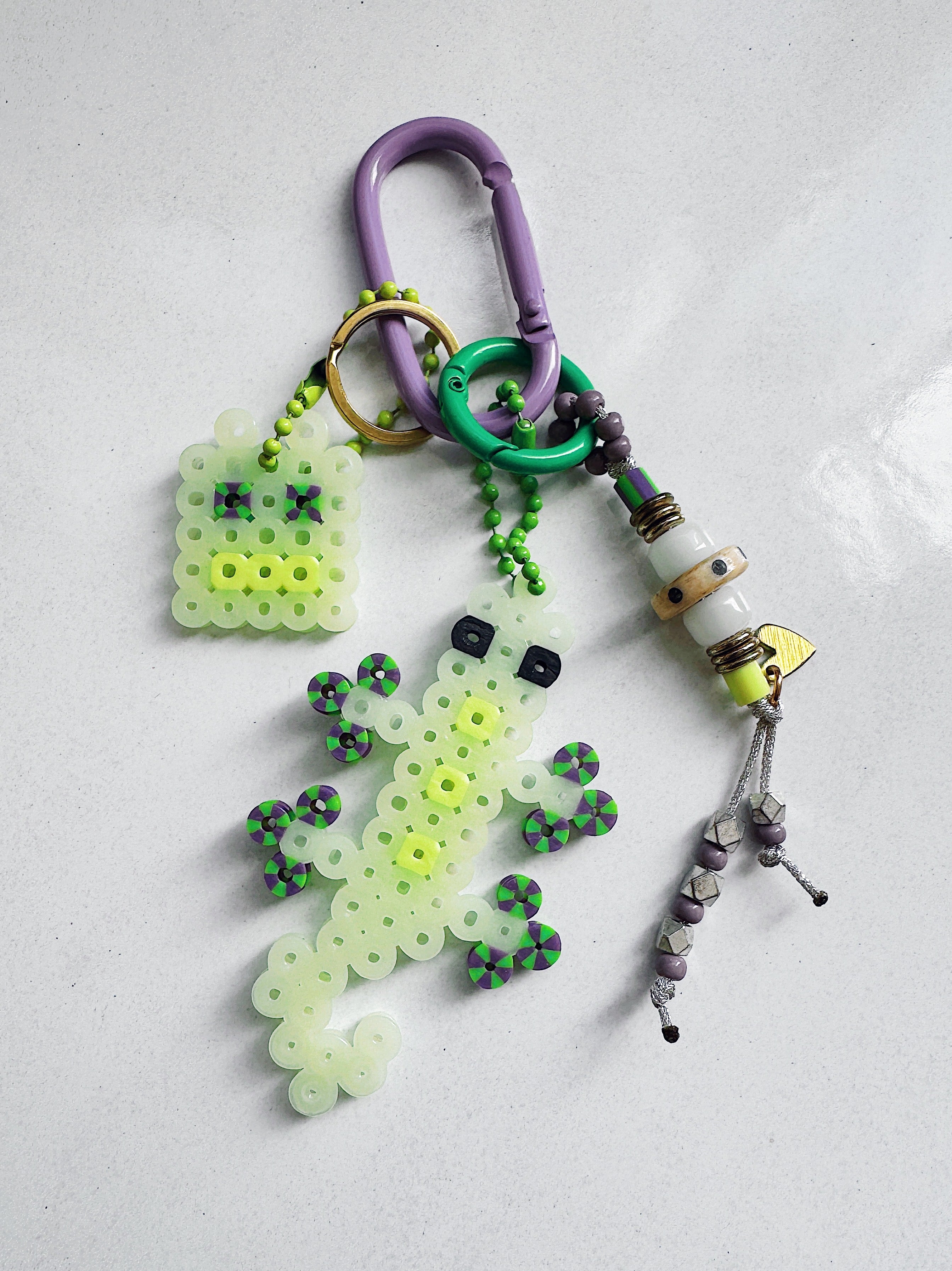 RoboLizard Bag Charm - glow / acid purple