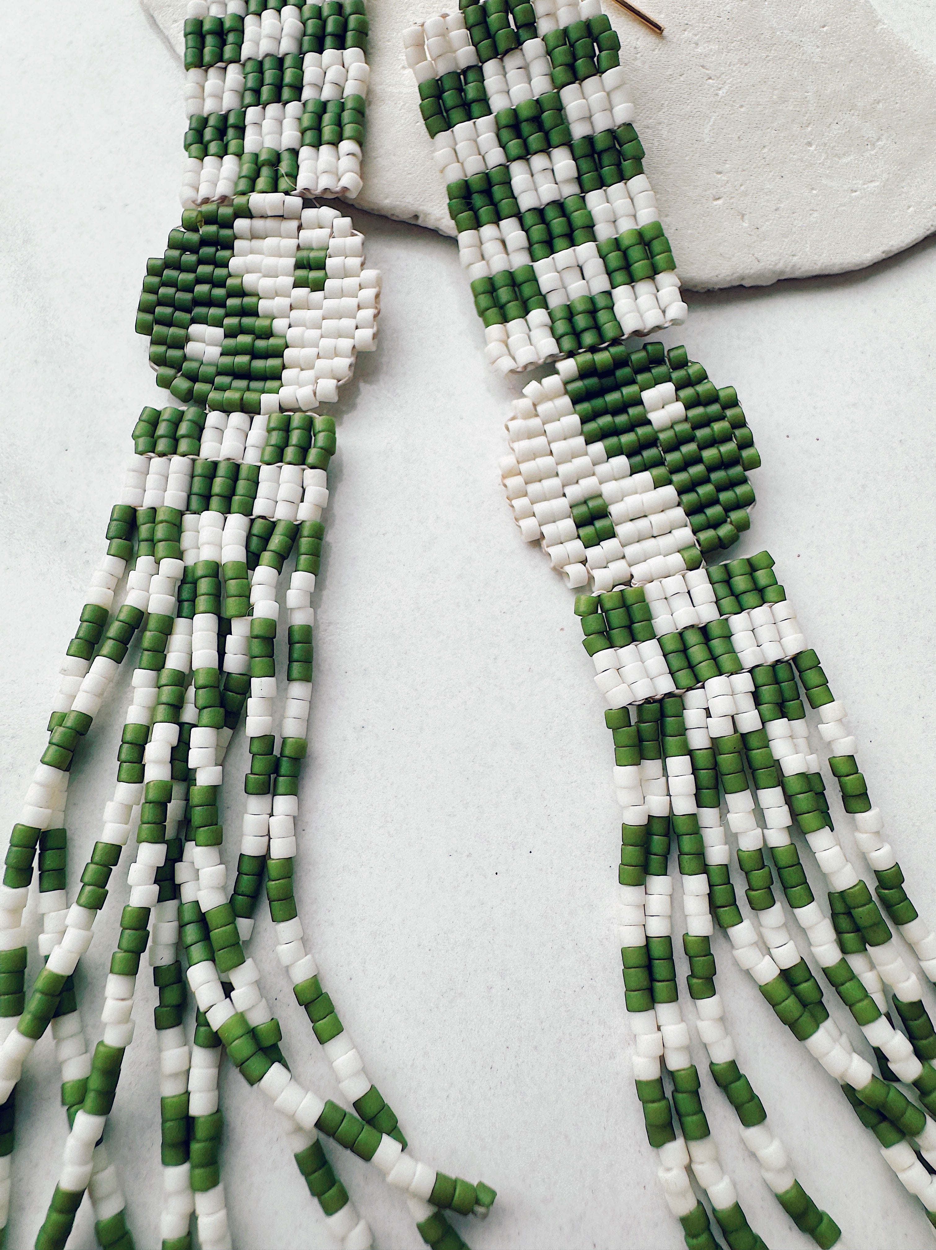 sample 032 - yin yang checkerboard earrings - ivory / gator