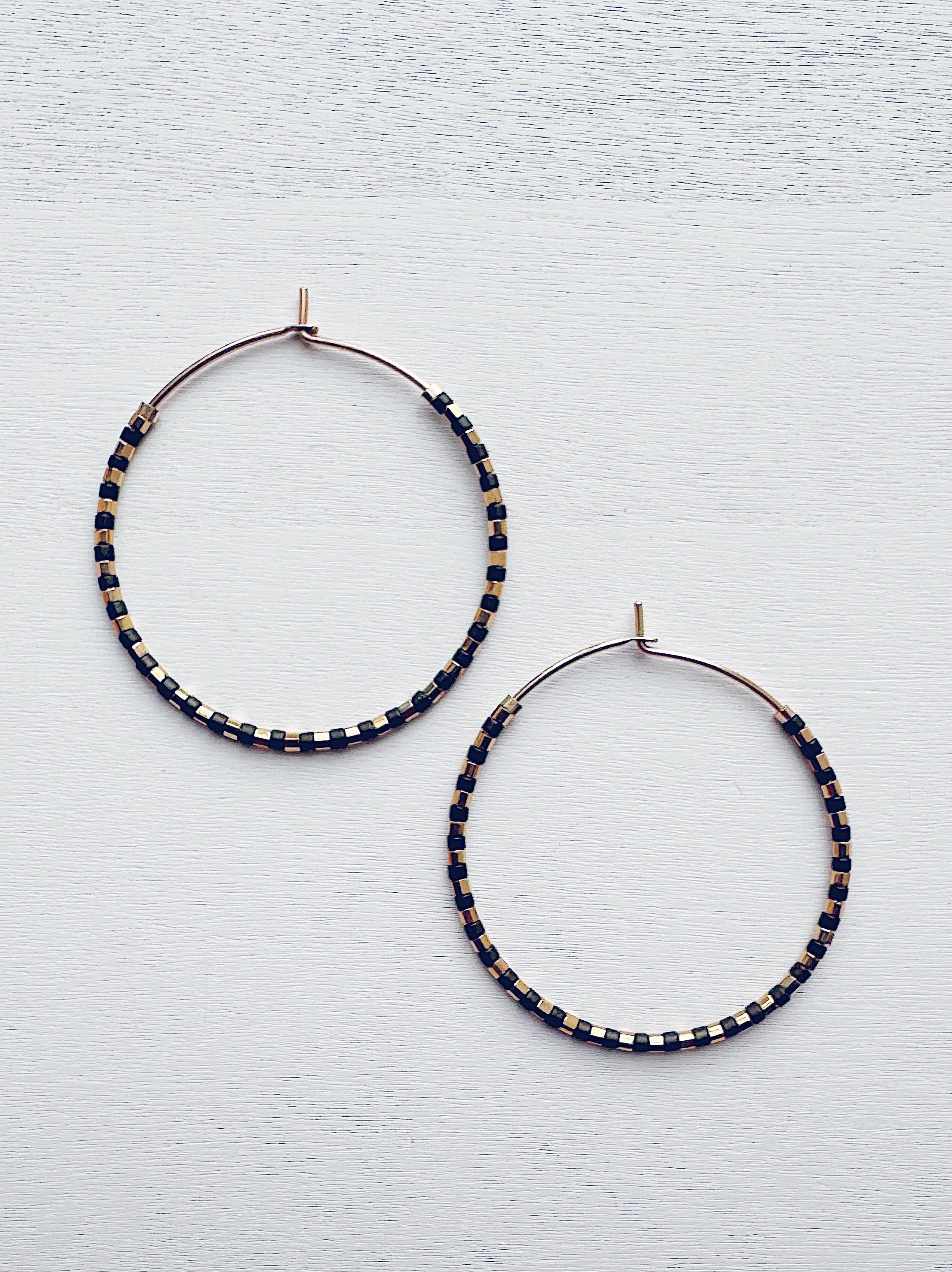 Stripped Hoops - deep space 🖤