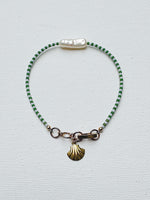 Load image into Gallery viewer, MINI STRIPE PEARL BRACELET - gator / fog
