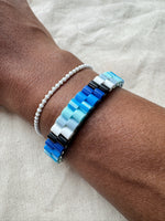 Load image into Gallery viewer, sample 027 - melty bead bracelet - blue ombre - 6.25 inches
