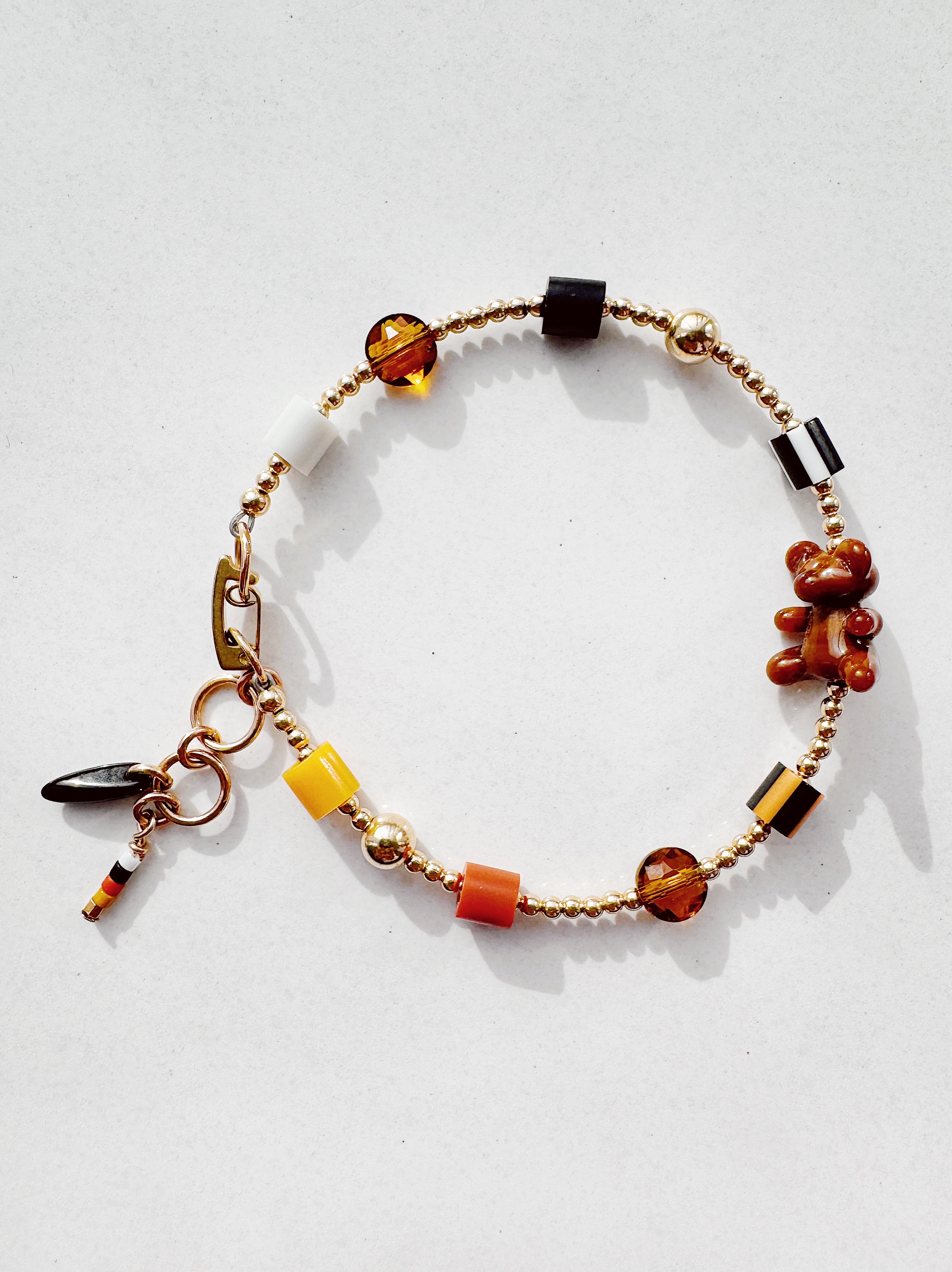 Golden Critter Bracelet - brown bear - fog / merigold