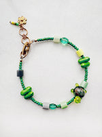 Load image into Gallery viewer, Critter Bracelet - green turtle - charcoal / glow
