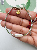 Load image into Gallery viewer, MINI STRIPE PEARL BRACELET - gator / fog
