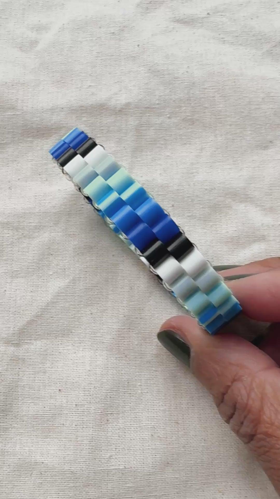 sample 027 - melty bead bracelet - blue ombre - 6.25 inches